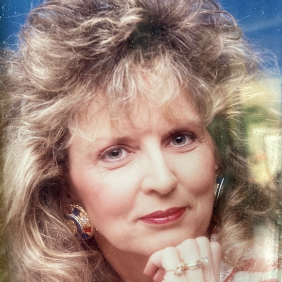 Meet your Posher, Marilyn - Picture 8 of 10